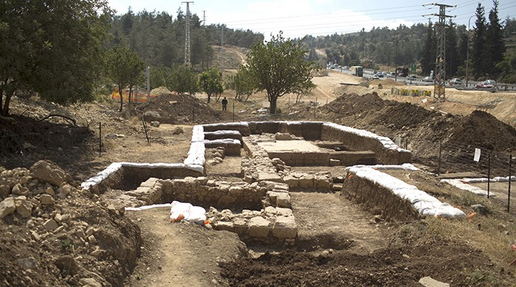 Enorme portal encontrado en la ciudad natal de Goliat