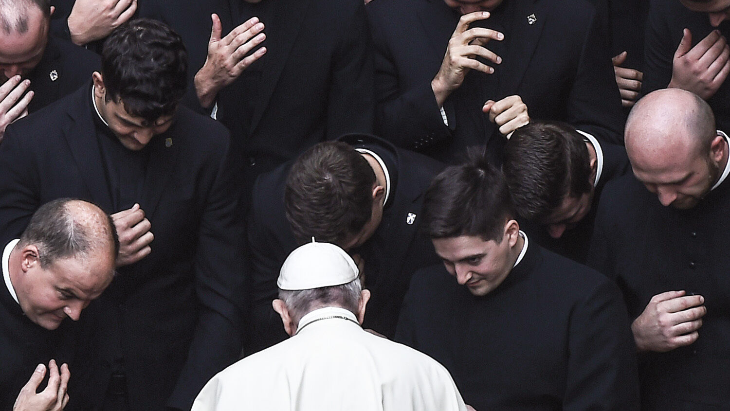 Por qué una nueva Constitución católica LaTrompeta