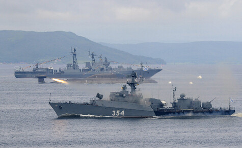 Rusia continúa transportando cargamentos militares a través del mar Negro
