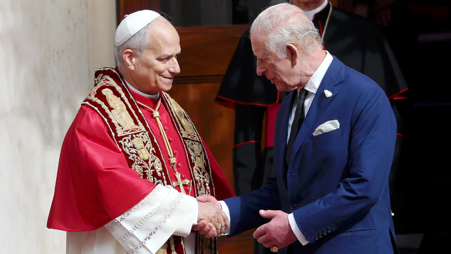 ¿Debería el Rey orar con el Papa?