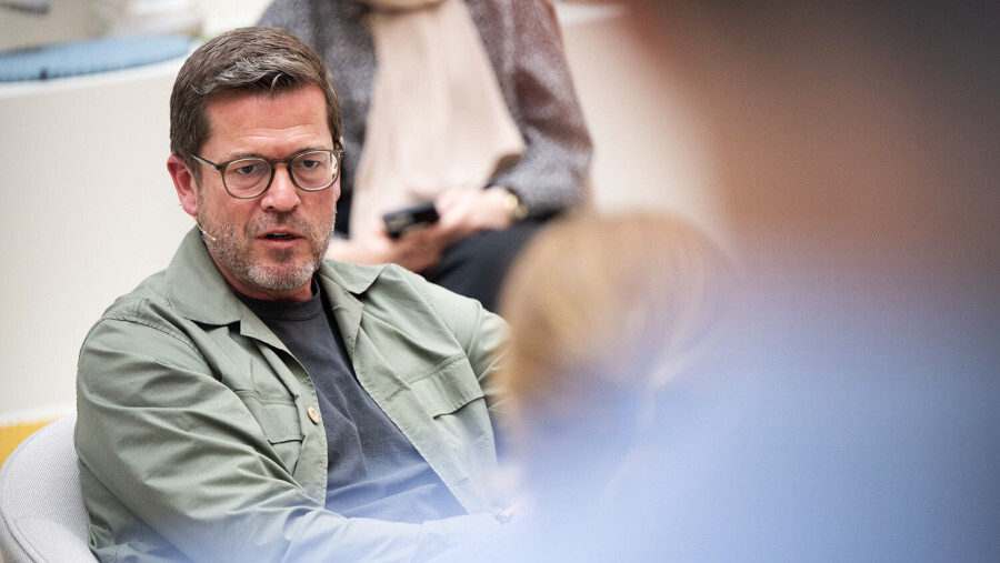 Guttenberg, Reiche y una misteriosa reunión