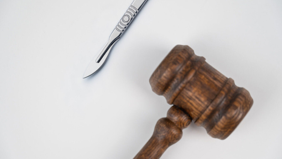 Jurado: Amputar los senos de una adolescente es mala praxis médica