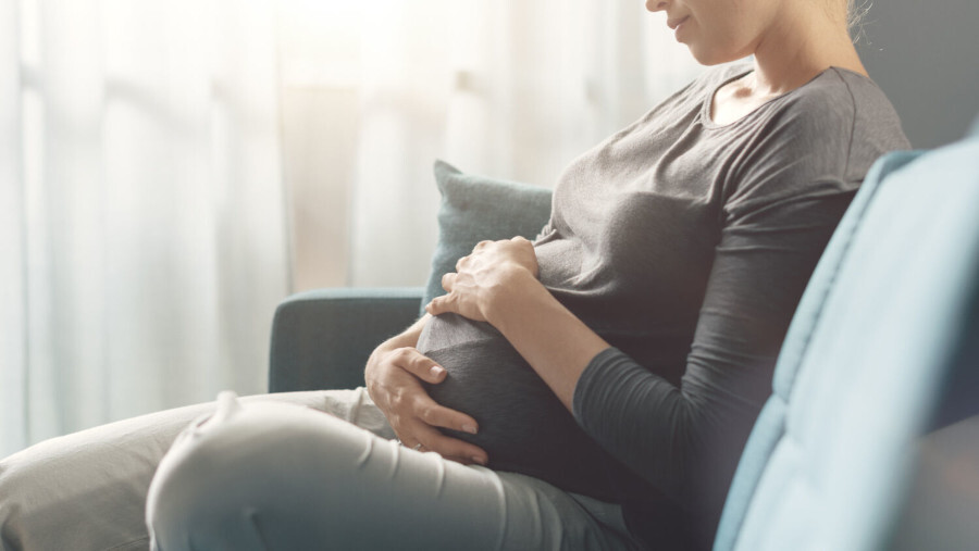 Lo que Fauci sabía cuando le dijo a las mujeres embarazadas: Vacúnense